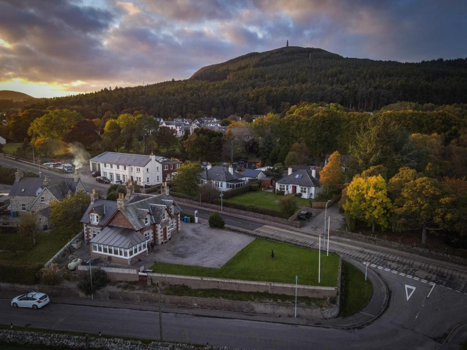 Glenshee Guest House Golspie Buitenkant foto